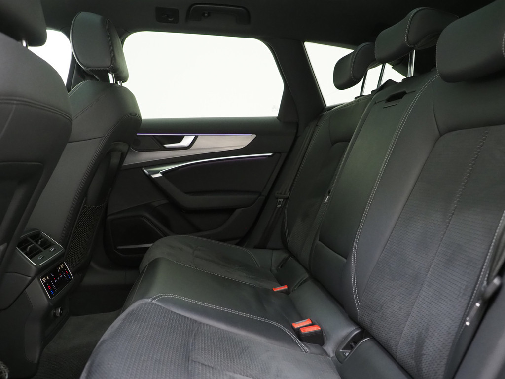 Audi A6 Avant 55 TFSI e quattro Competition Full Black 40