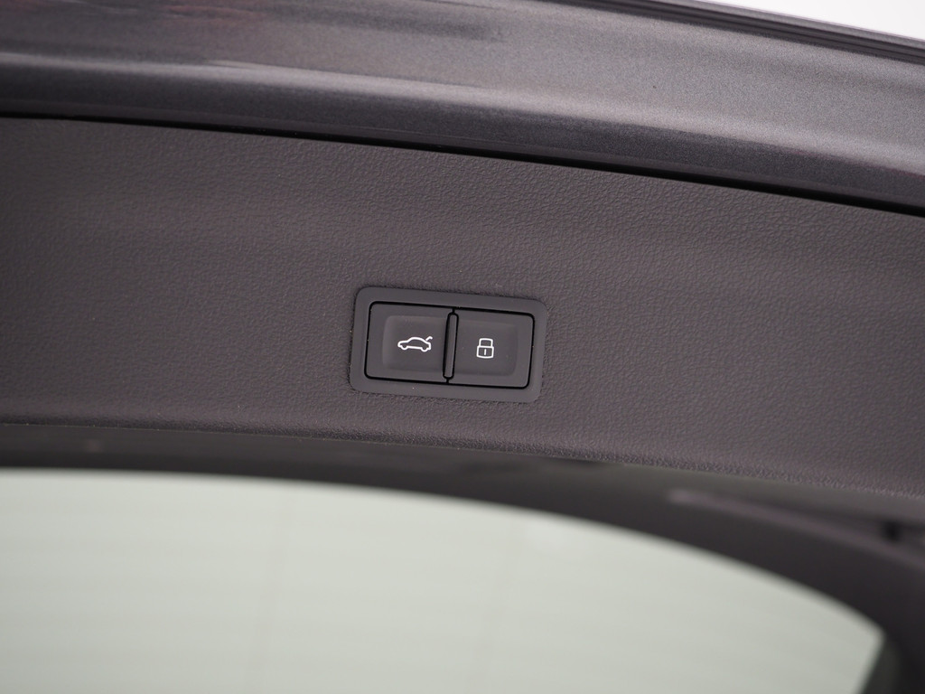 Audi A6 Avant 55 TFSI e quattro Competition Full Black 43