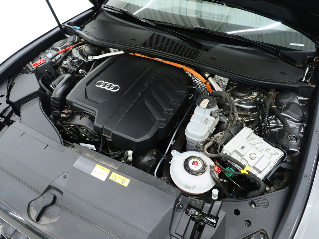 Audi A6 Avant 55 TFSI e quattro Competition Full Black 6