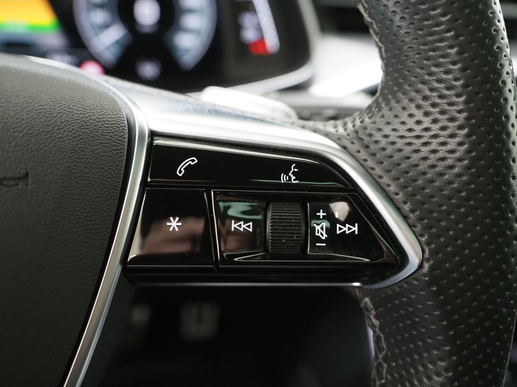 Audi A6 Avant 55 TFSI e quattro Competition Full Black 69