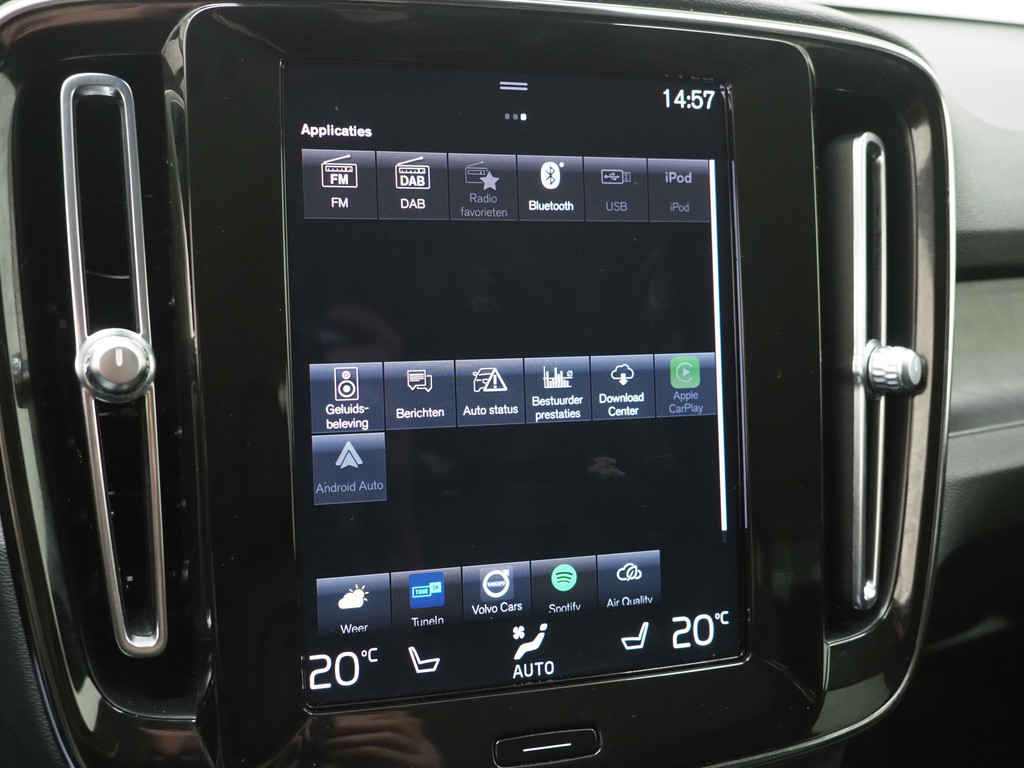 Volvo XC40 1.5 T5 Plug-in hybrid Plus Dark 33