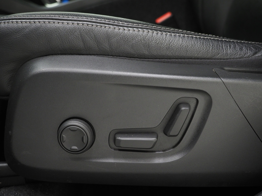 Volvo XC40 1.5 T5 Plug-in hybrid Plus Dark 65