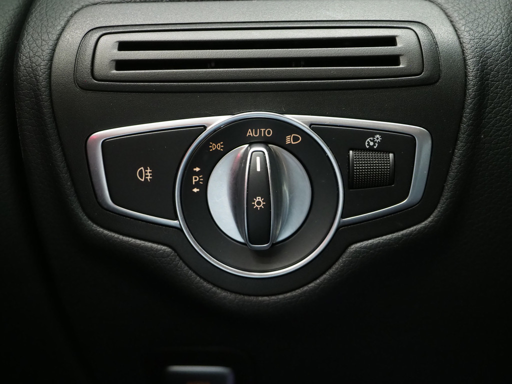 Mercedes-Benz GLC Coupé 300e 4MATIC 58