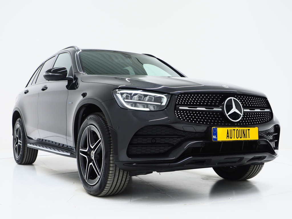 Mercedes-Benz GLC 300e 4MATIC AMG Full Black 10