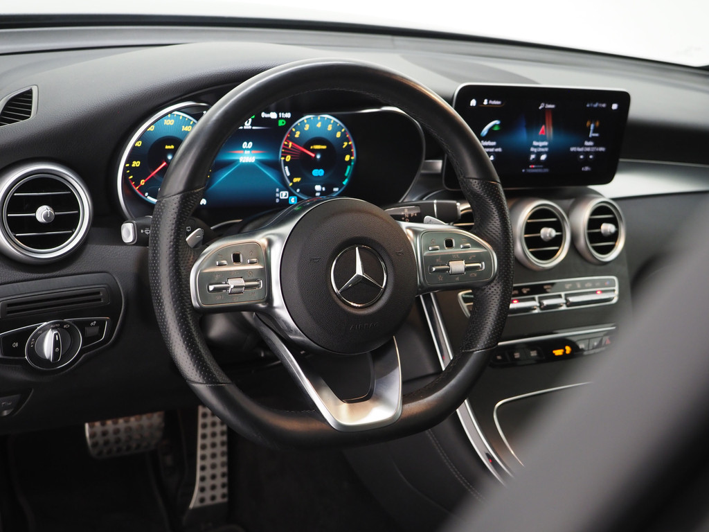 Mercedes-Benz GLC 300e 4MATIC AMG Full Black 16