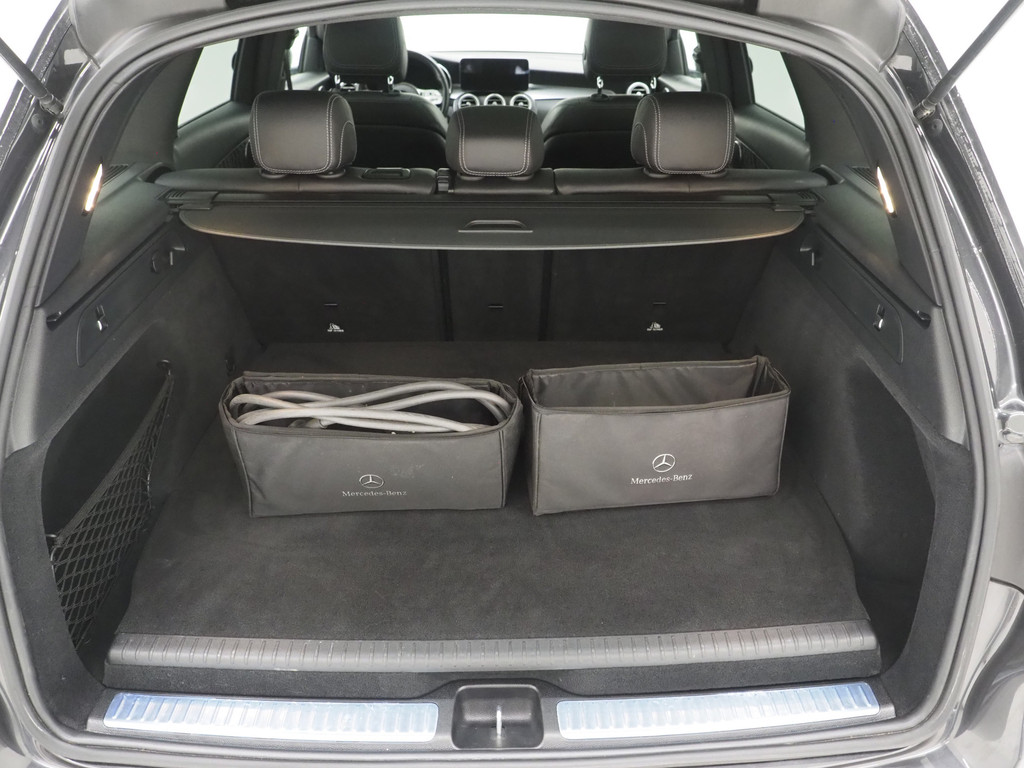 Mercedes-Benz GLC 300e 4MATIC AMG Full Black 35