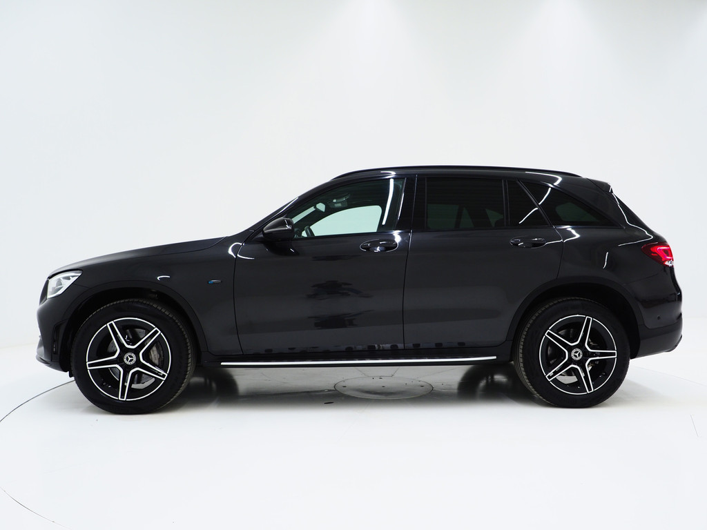 Mercedes-Benz GLC 300e 4MATIC AMG Full Black 38