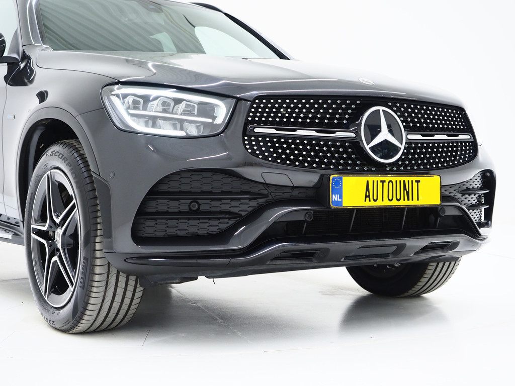 Mercedes-Benz GLC 300e 4MATIC AMG Full Black 48