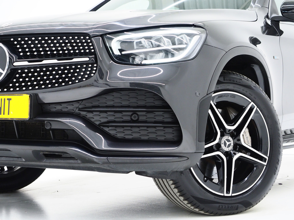 Mercedes-Benz GLC 300e 4MATIC AMG Full Black 5