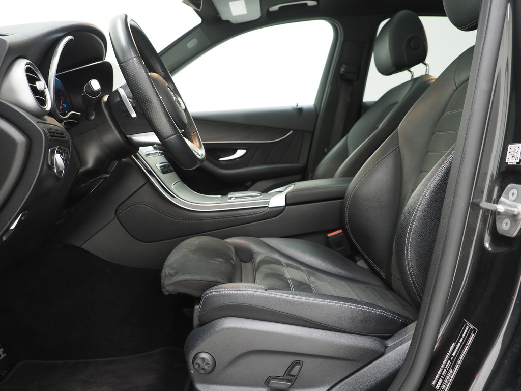 Mercedes-Benz GLC 300e 4MATIC AMG Full Black 52
