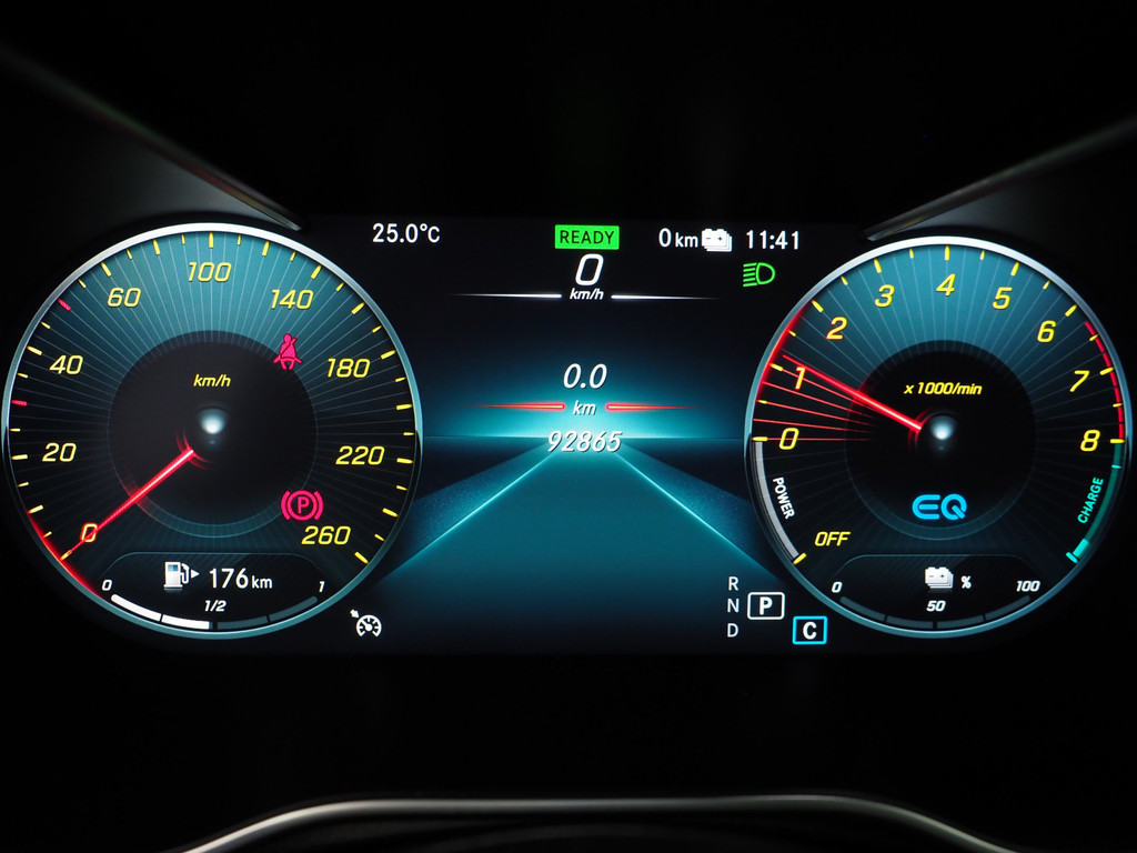 Mercedes-Benz GLC 300e 4MATIC AMG Full Black 61