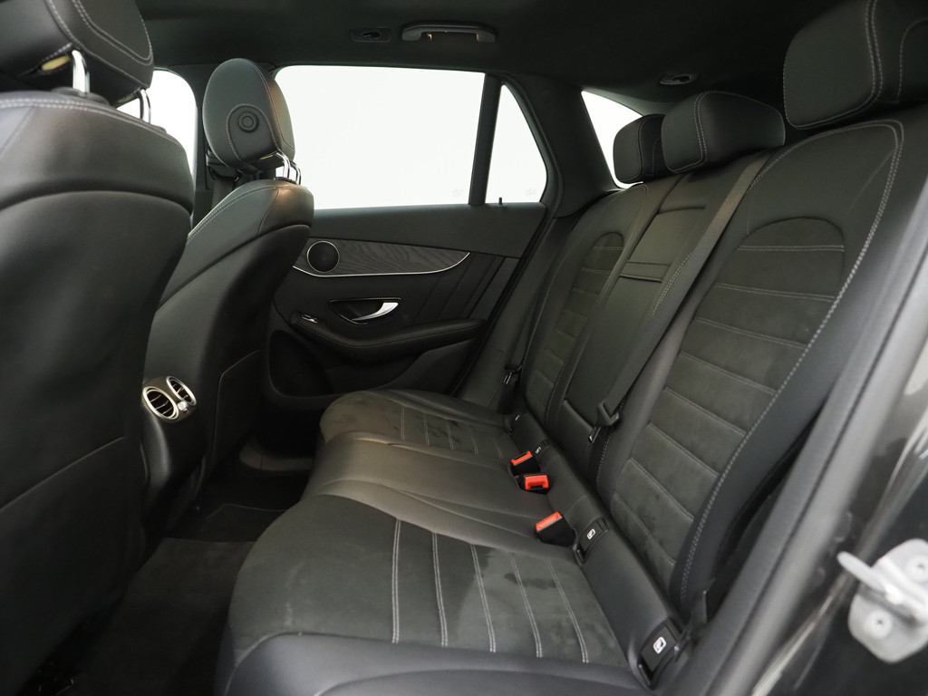 Mercedes-Benz GLC 300e 4MATIC AMG Full Black 70