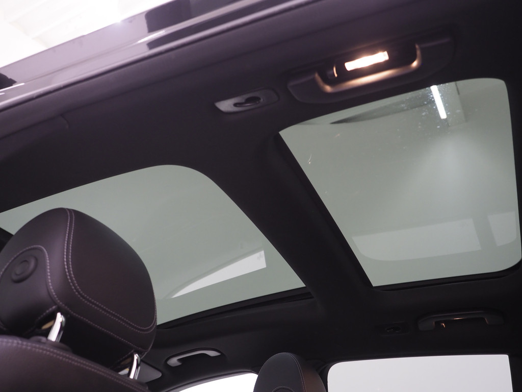 Mercedes-Benz GLC 300e 4MATIC AMG Full Black 71