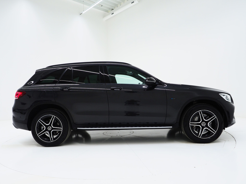 Mercedes-Benz GLC 300e 4MATIC AMG Full Black 9