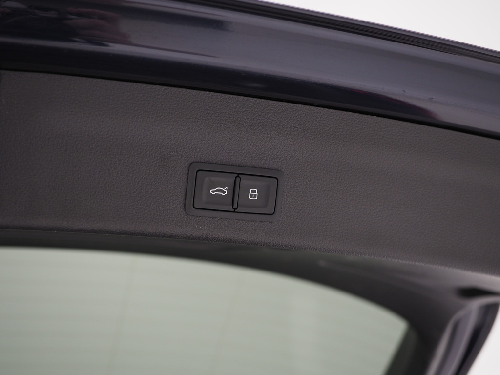 Audi A6 Avant 55 TFSI e quattro Full Black 43