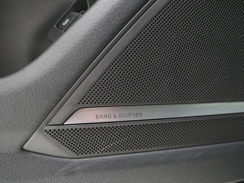 Audi A6 Avant 55 TFSI e quattro Full Black 66