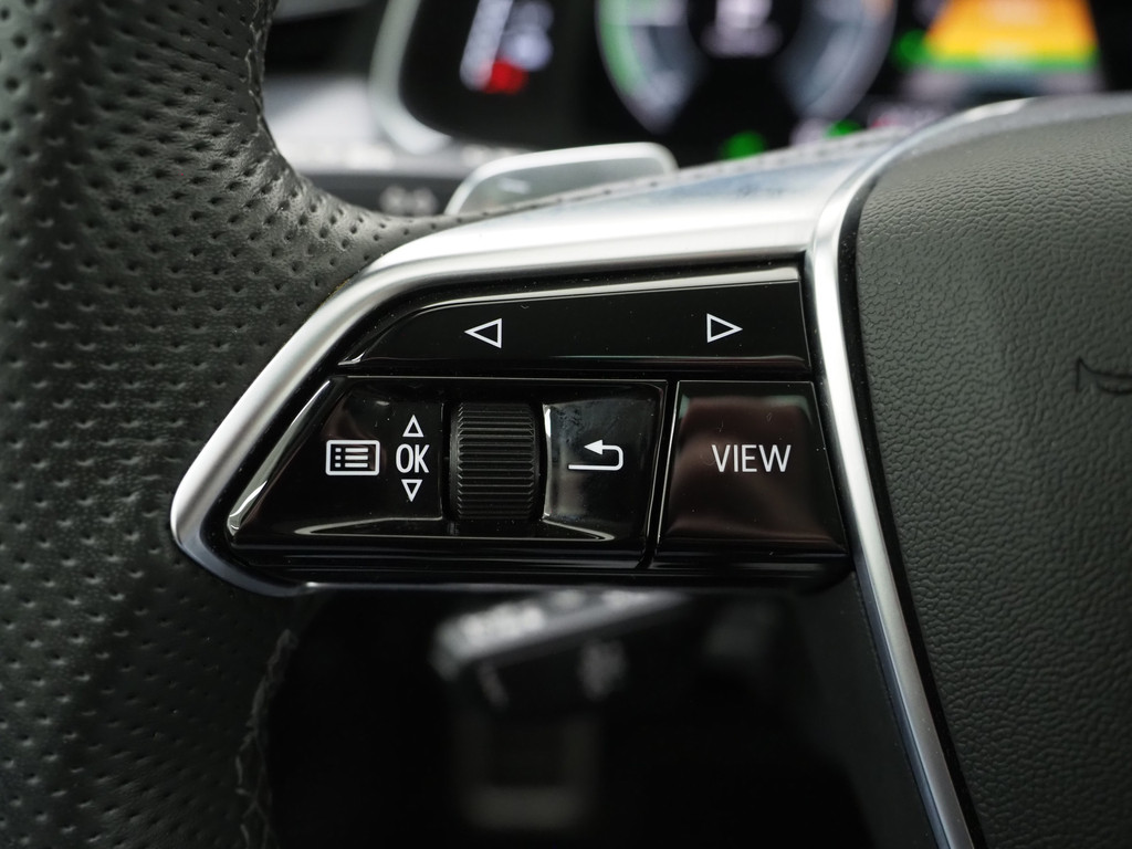 Audi A6 Avant 55 TFSI e quattro Full Black 70