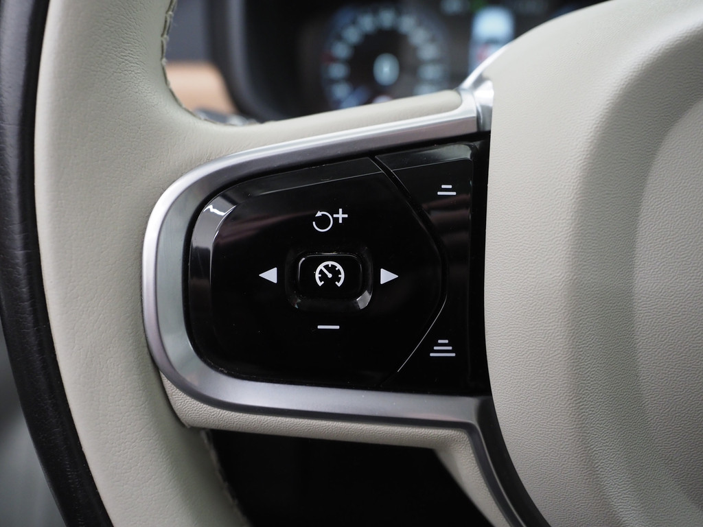 Volvo V90 2.0 T8 AWD Inscription 25