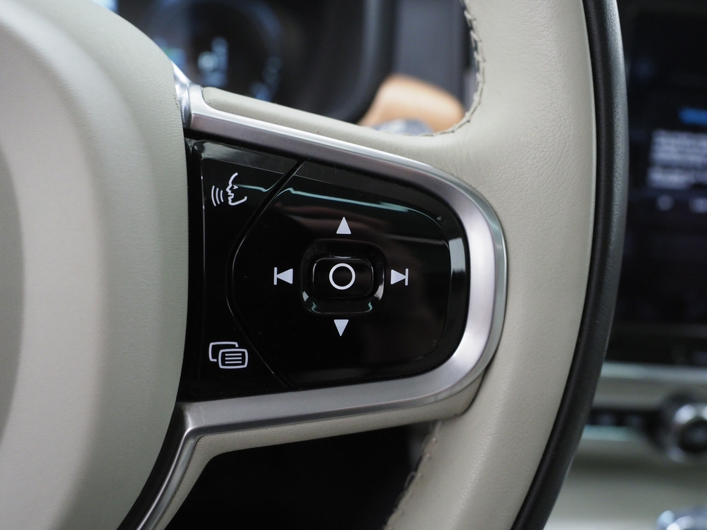 Volvo V90 2.0 T8 AWD Inscription 26