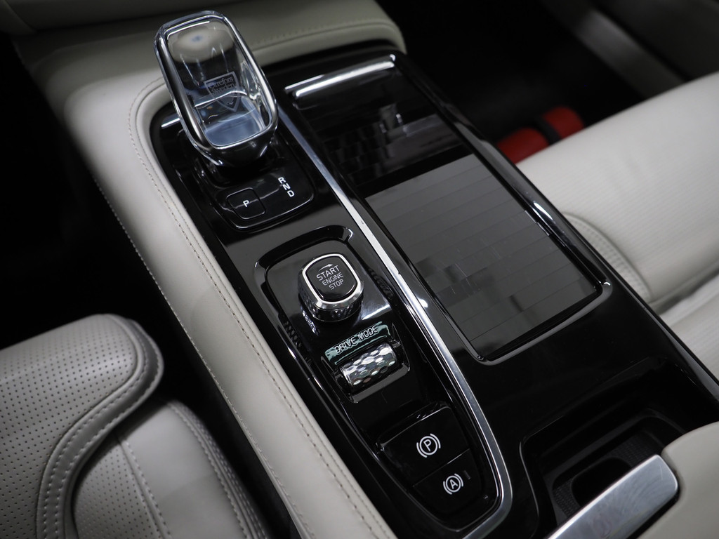 Volvo V90 2.0 T8 AWD Inscription 38