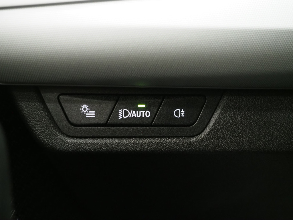 BMW X1 xDrive25e Individual 16