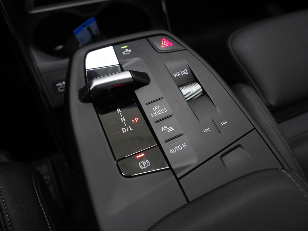 BMW X1 xDrive25e Individual 28