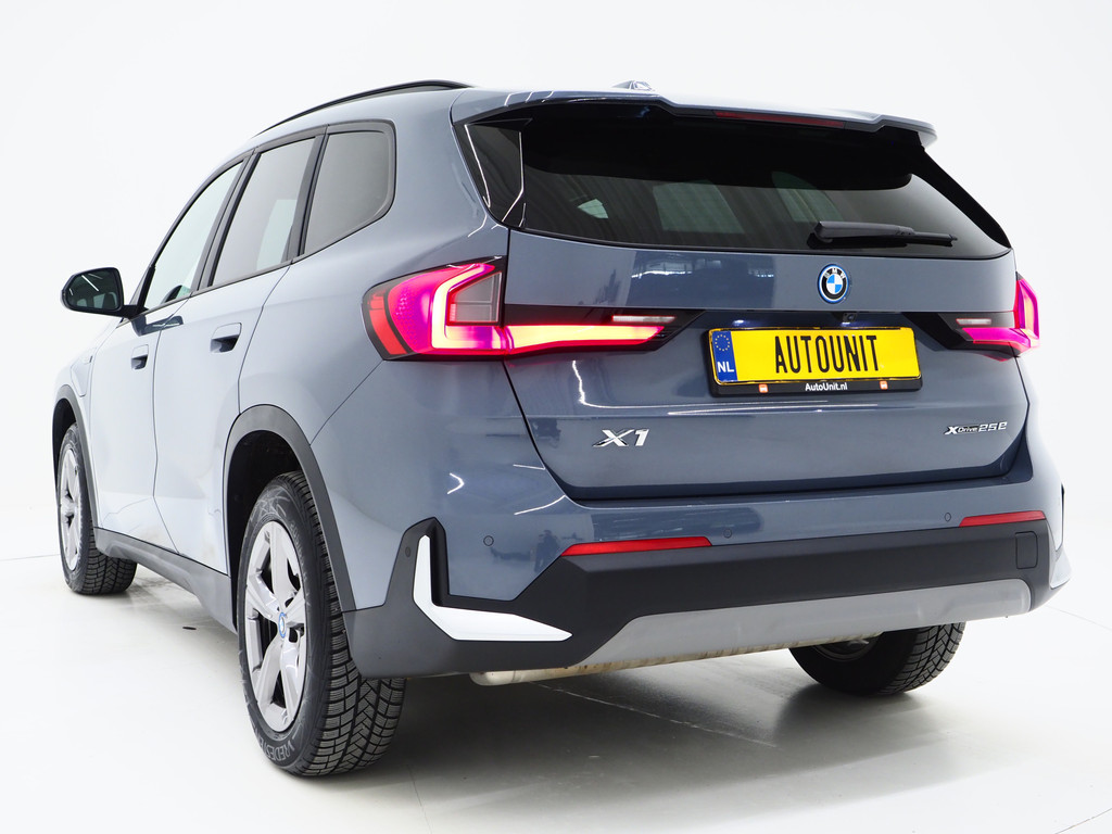 BMW X1 xDrive25e Individual 44