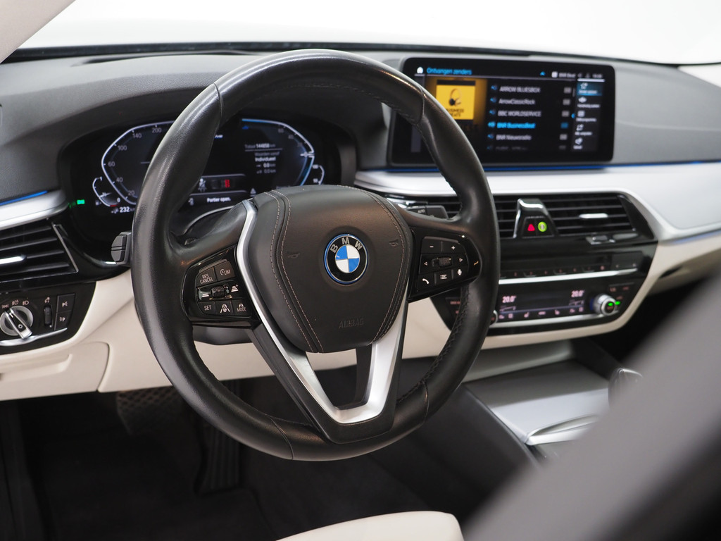 BMW 5 Serie Touring 530e xDrive 17