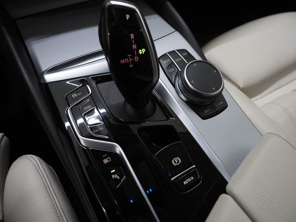BMW 5 Serie Touring 530e xDrive 35