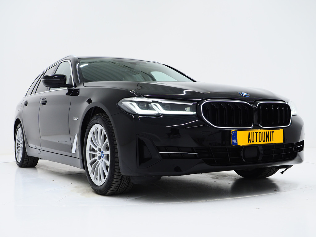 BMW 5 Serie Touring 530e xDrive 54