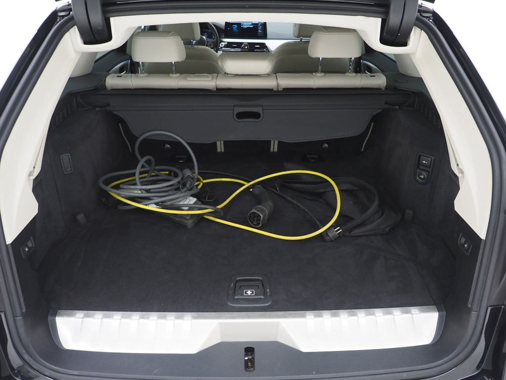 BMW 5 Serie Touring 530e xDrive 83