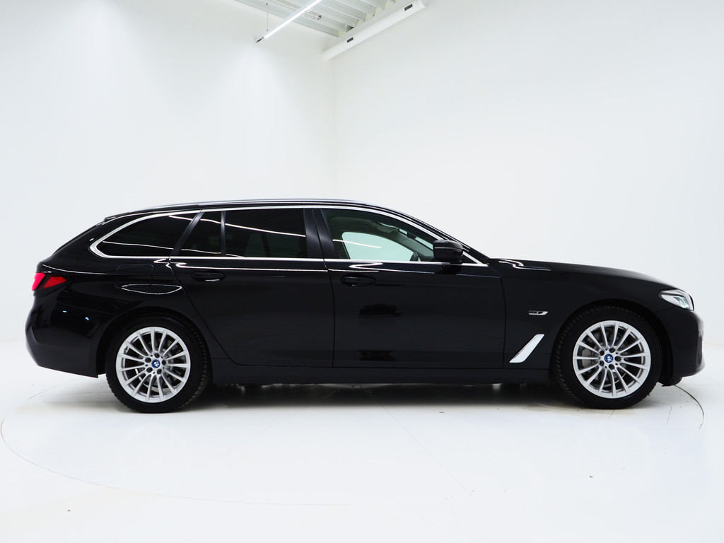 BMW 5 Serie Touring 530e xDrive 9