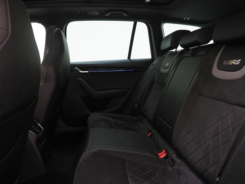 Škoda Octavia Combi 2.0 TSI RS 245PK 38