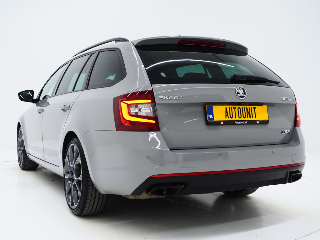 Škoda Octavia Combi 2.0 TSI RS 245PK 44