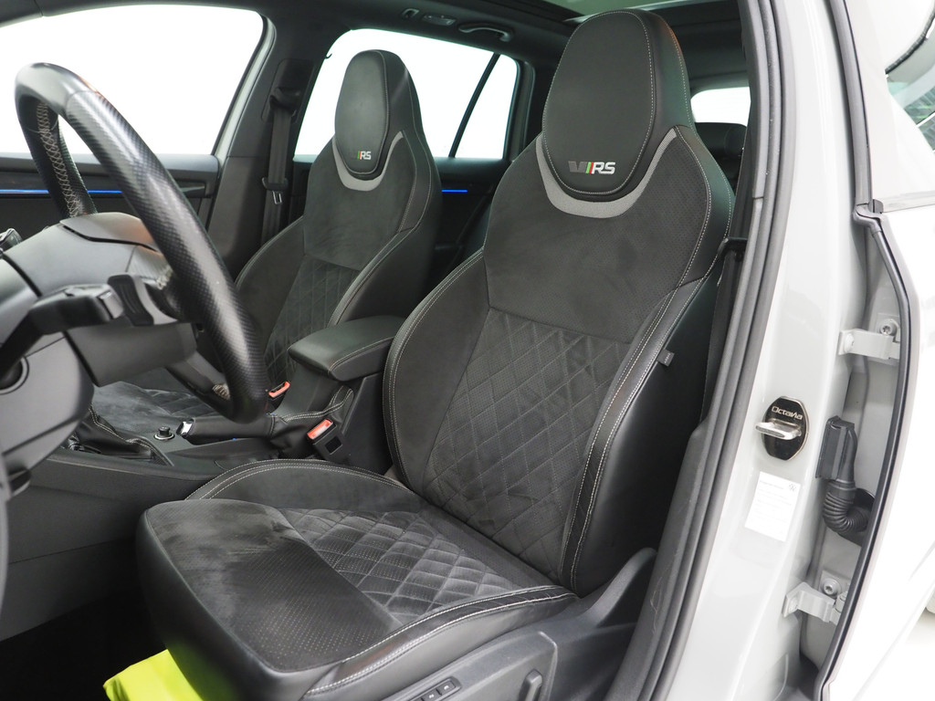 Škoda Octavia Combi 2.0 TSI RS 245PK 45