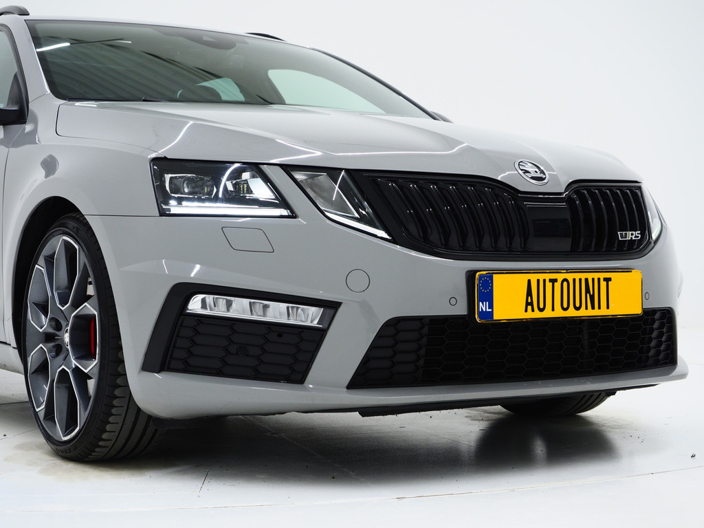 Škoda Octavia Combi 2.0 TSI RS 245PK 53
