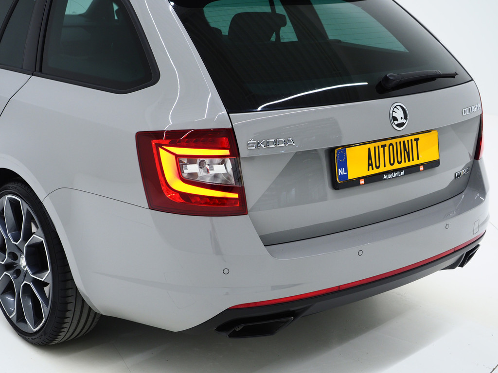 Škoda Octavia Combi 2.0 TSI RS 245PK 55