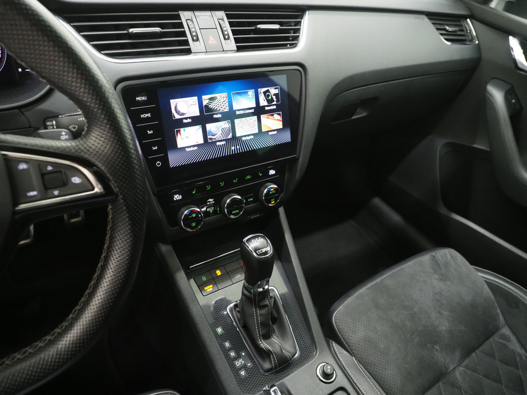 Škoda Octavia Combi 2.0 TSI RS 245PK 77