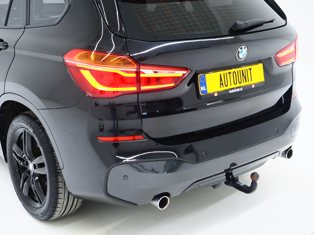 BMW X1 sDrive20i M Sport Full Black 13