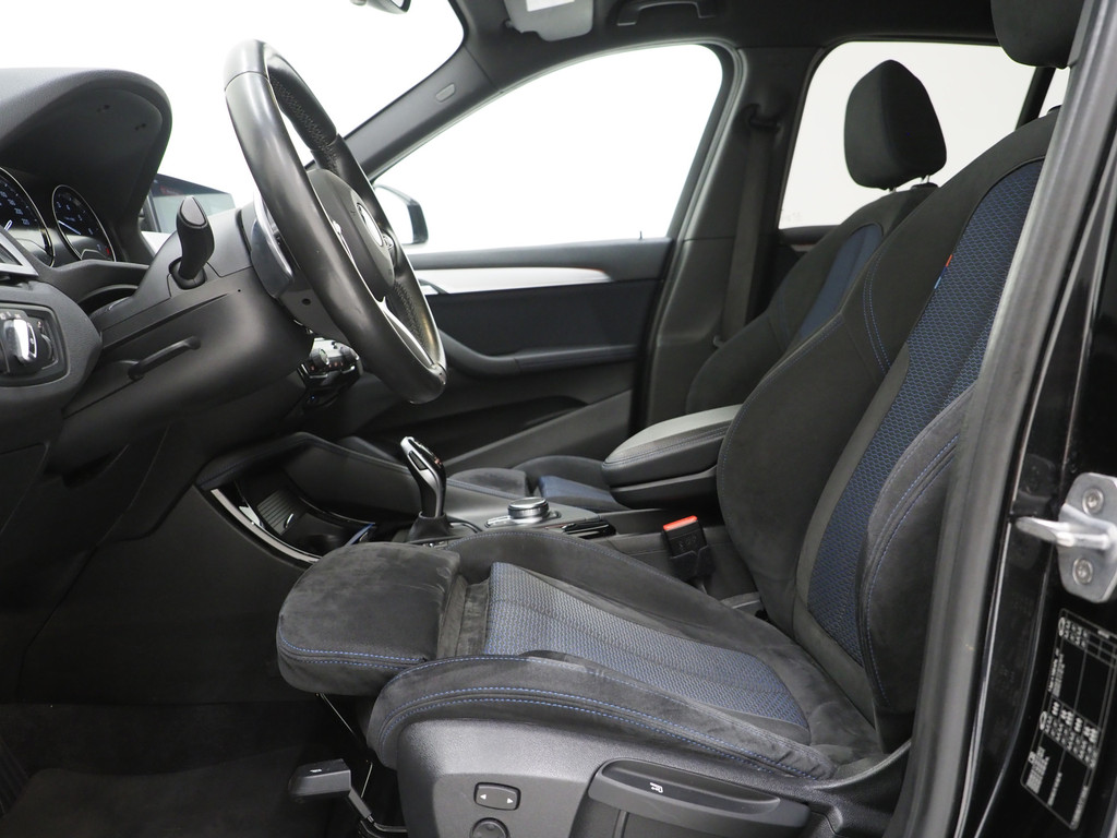 BMW X1 sDrive20i M Sport Full Black 14
