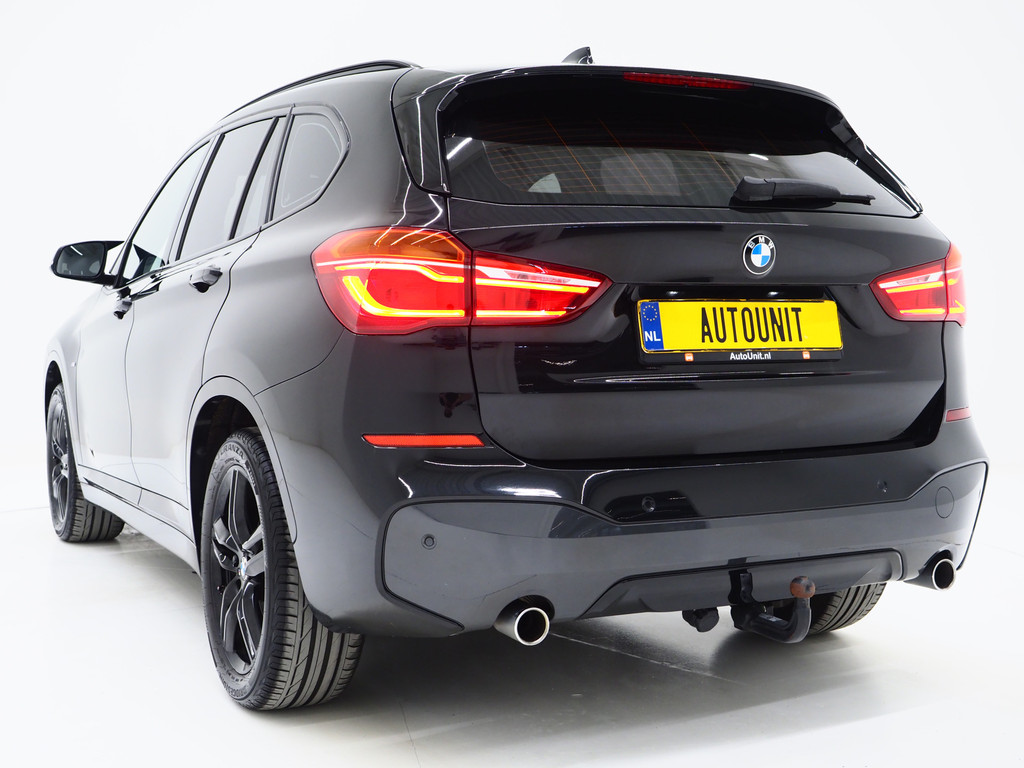 BMW X1 sDrive20i M Sport Full Black 39