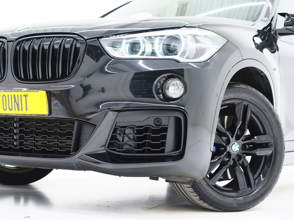 BMW X1 sDrive20i M Sport Full Black 5