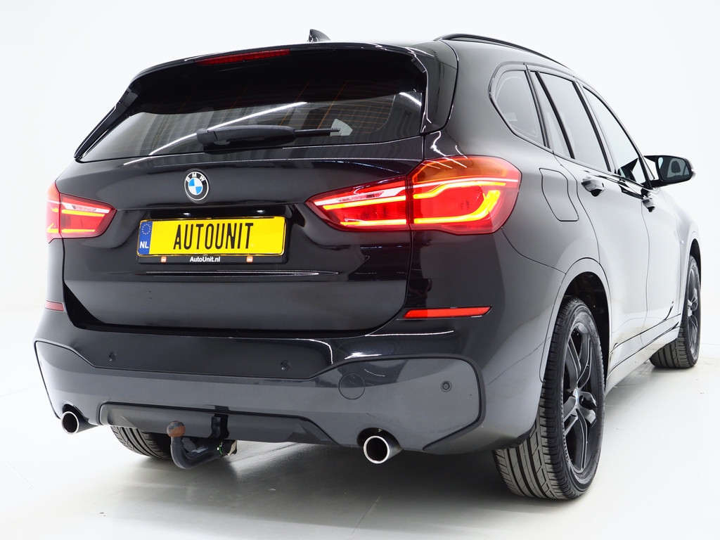 BMW X1 sDrive20i M Sport Full Black 8