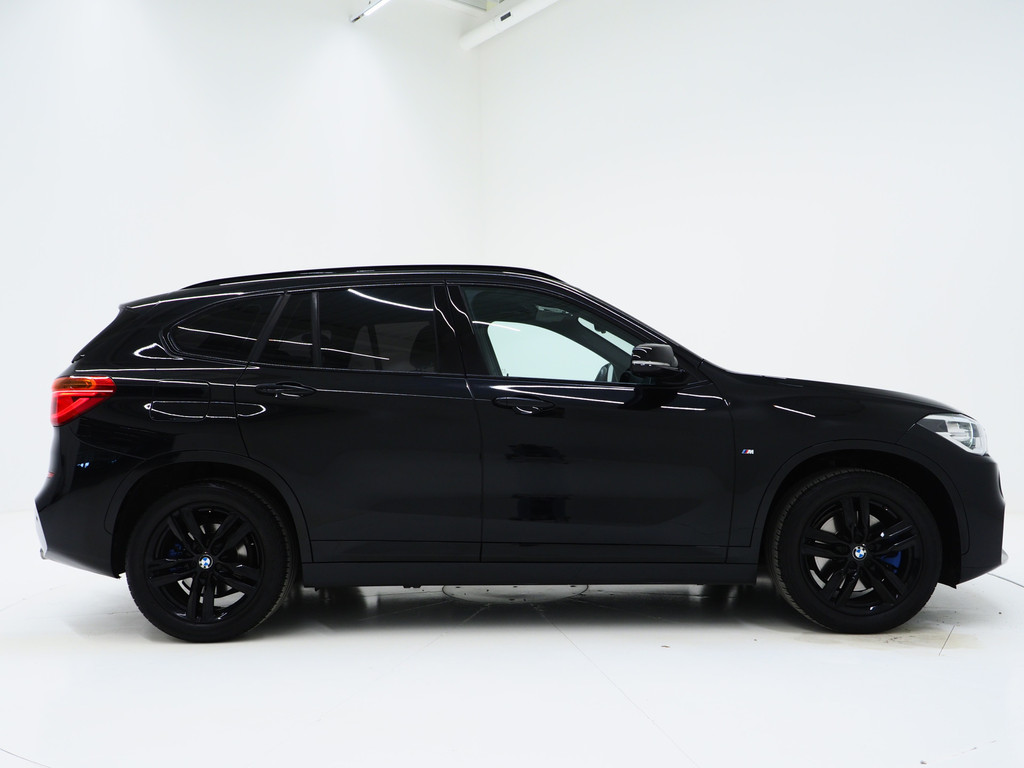 BMW X1 sDrive20i M Sport Full Black 9
