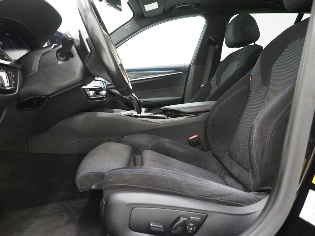 BMW 5 Serie Touring 530e M Sport Shadow Line 16