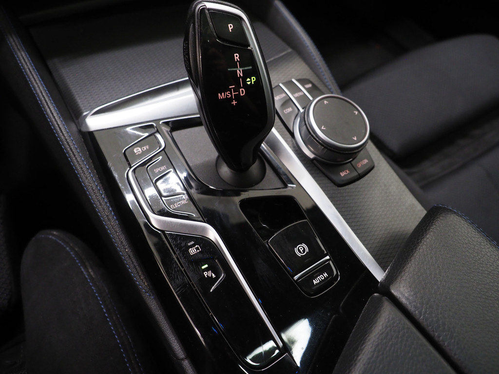 BMW 5 Serie Touring 530e M Sport Shadow Line 33