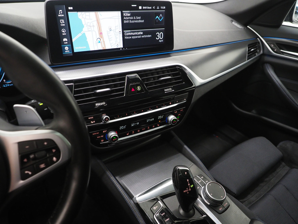BMW 5 Serie Touring 530e M Sport Shadow Line 34