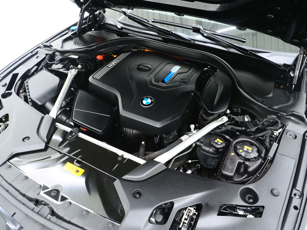 BMW 5 Serie Touring 530e M Sport Shadow Line 6