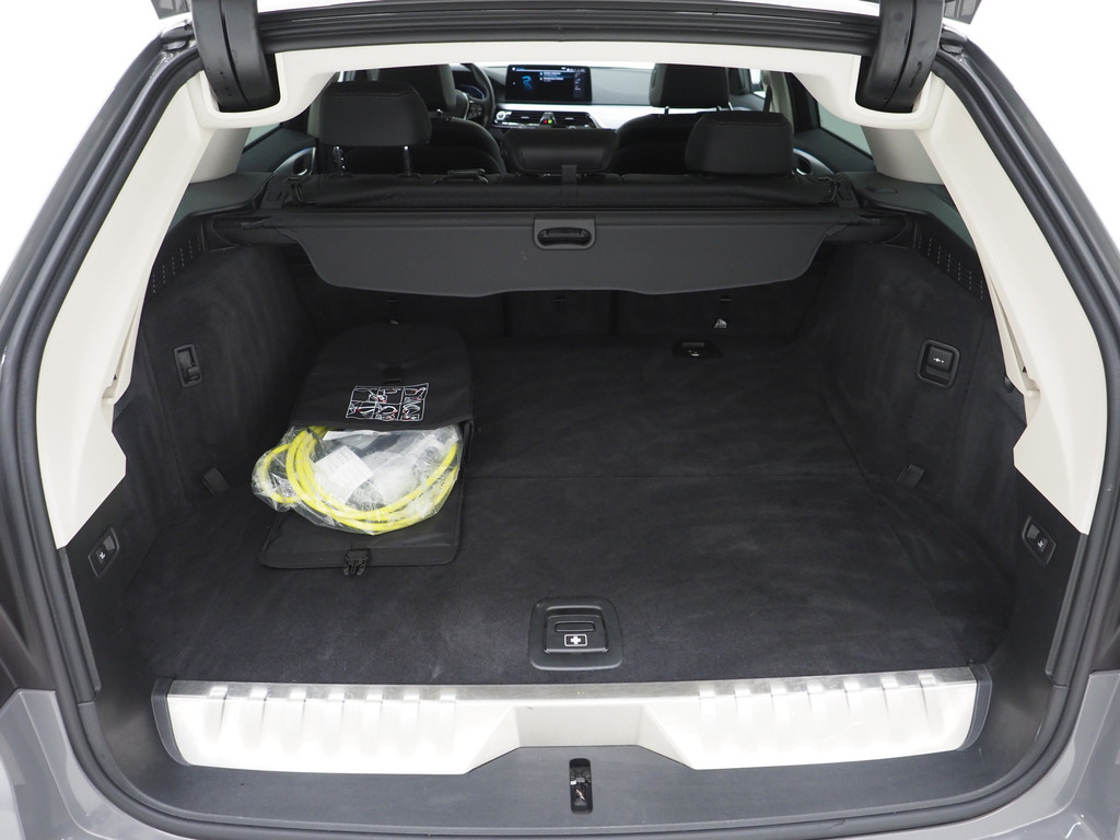 BMW 5 Serie Touring 520e 38