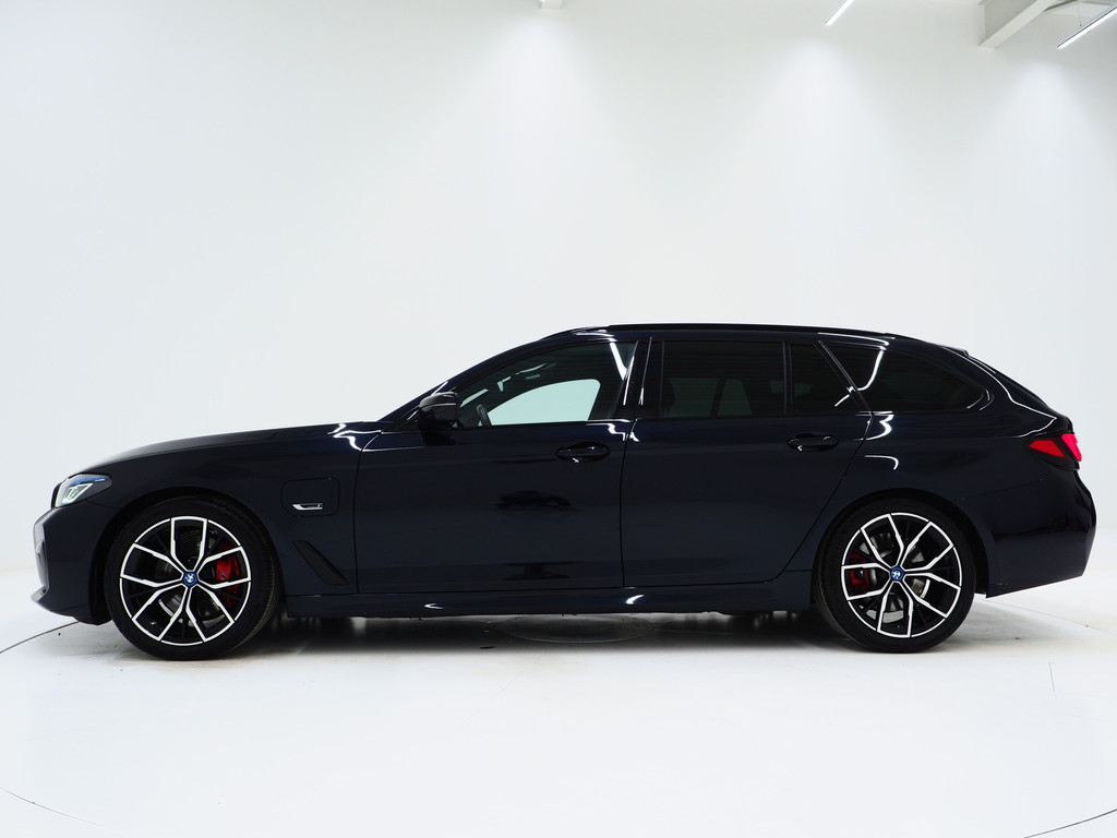 BMW 5 Serie Touring 530e M Sport Shadow Line 47